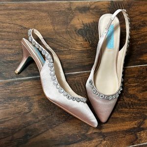Betsey Johnson Sb CICI nude pointed toe slingback jeweled kitten heels